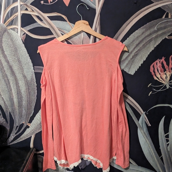 Cold-shoulder Tinkerbell Shirt - Picture 2 of 2